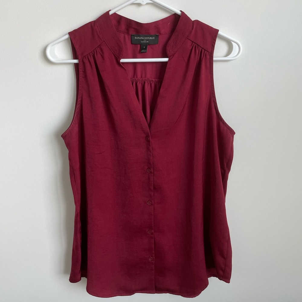 Banana Republic Burgundy Sleeveless Button Down Shirt